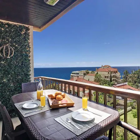 Apartment Private Sunset Terrace & Ocean Cliff Pool Garden At Designer By Lovelystay *