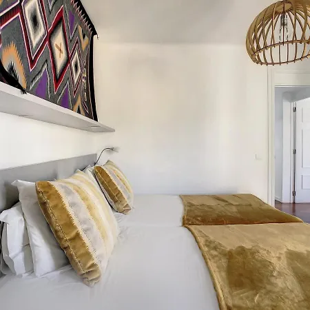 Private Sunset Terrace & Ocean Cliff Pool Garden At Designer Apt By Lovelystay Funchal (Madeira)