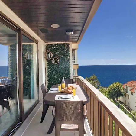 Private Sunset Terrace & Ocean Cliff Pool Garden At Designer Apt By Lovelystay Apartamento